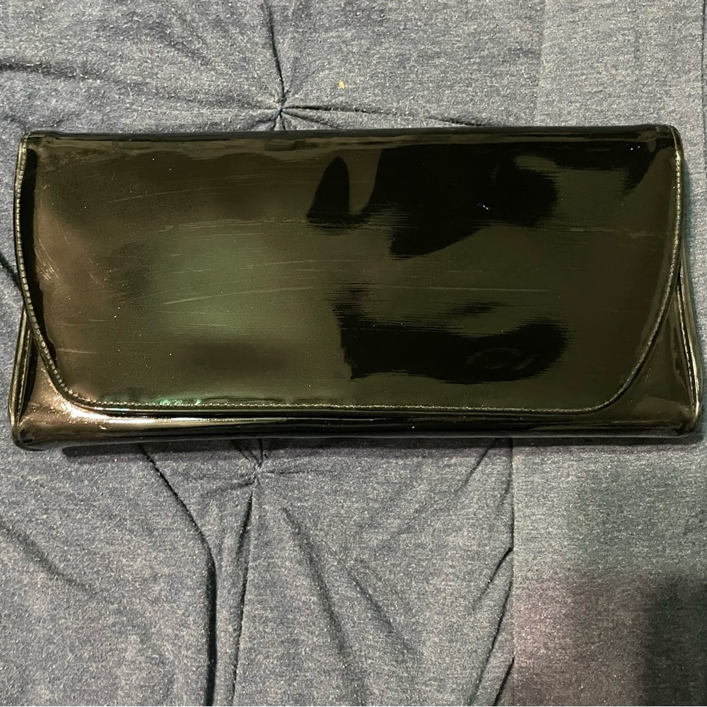 Black clutch